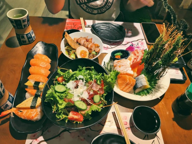 ăn chơi sài gòn, sushi cô chủ nhỏ: ăn đồ nhật no nê mà không lo cháy ví