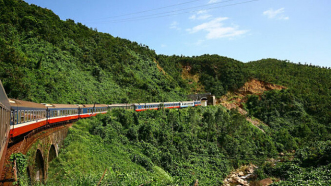 North – South train in the top of the world train experience
