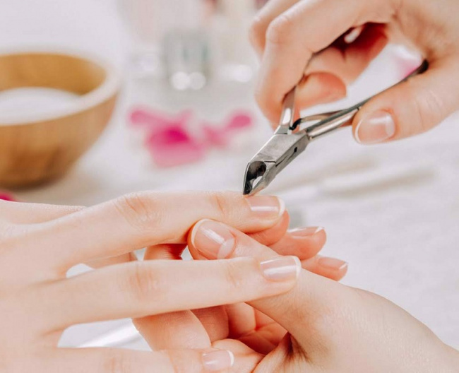 Bà bầu có được làm nail không? Nếu sơn móng có ảnh hưởng không?