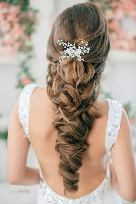 Top 10 Kiểu tóc cô dâu được ưa chuộng nhất trong mùa cưới