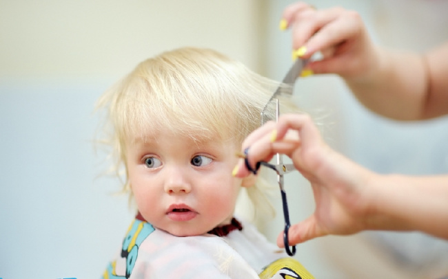 kiểu tóc, kinh nghiệm cắt tóc cho bé gái 1 tuổi không xảy ra sai sót