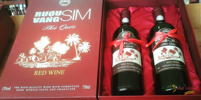 thưởng thức rượu sim phú quốc – món quà ý nghĩa từ đảo ngọc