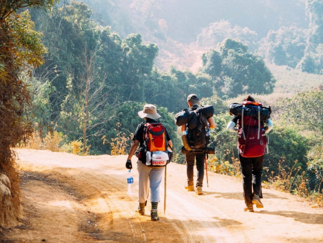 trekking là gì? hiking là gì? đi bộ đường dài đang trở thành trend mới