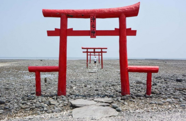 Giải mã cổng Torii  đường đến chốn linh thiêng ở Nhật Bản