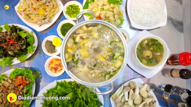 Ăn LẨU GÀ LÁ É chính gốc Phú Yên ở ngay Sài Gòn