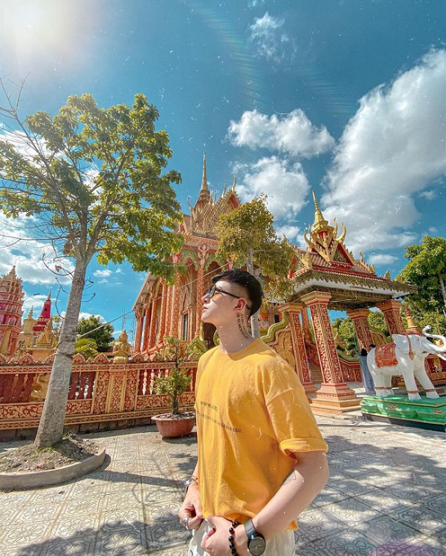 đến thăm chùa khmer monivongsa borapham đất mũi