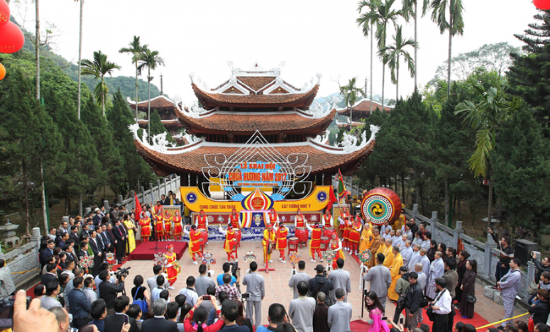 lễ hội chùa hương - lễ hội tôn giáo, tâm linh lớn bậc nhất việt nam