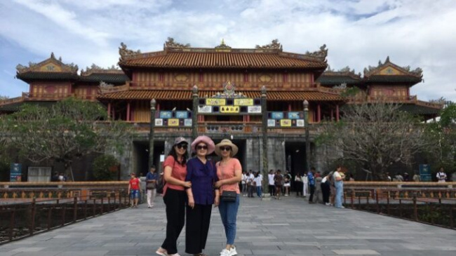 Four days of exploring Hue for a family of 9