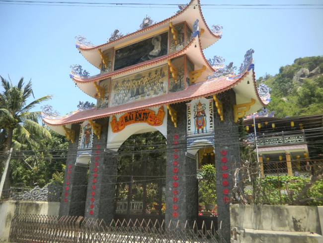 khám phá 3 ngôi chùa nổi tiếng nha trang
