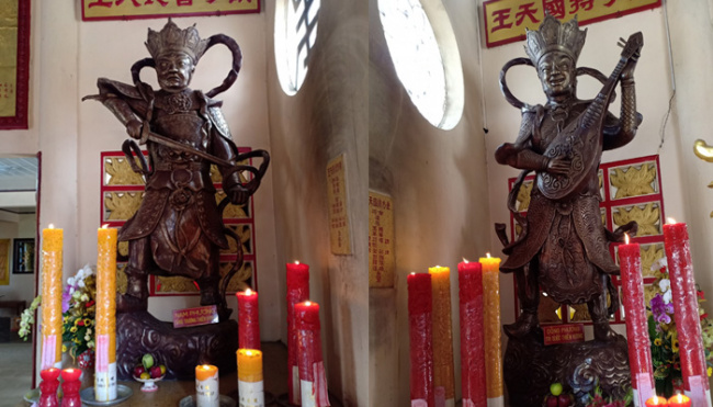 chùa tàu - địa điểm xin xăm cực kỳ linh thiêng ở đà lạt