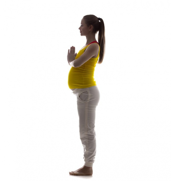 mẹ xinh đẹp – con khỏe mạnh nhờ tập yoga cho bà bầu
