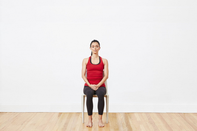 Áp dụng ngay 4 bài tập yoga chữa đau vai gáy cho dân văn phòng