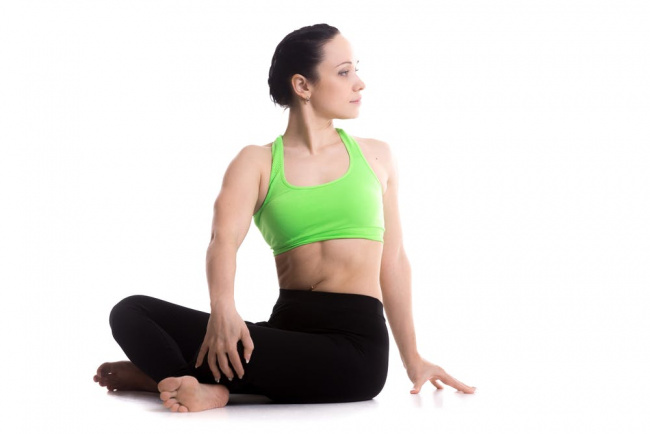 5 tư thế yoga trị mụn giúp da đẹp không tỳ vết