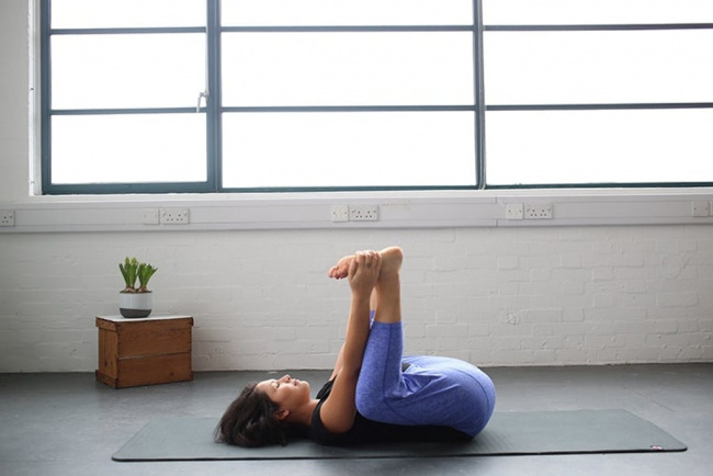 các động tác yoga “hạ nhiệt” cần nhớ trước khi kết thúc buổi tập