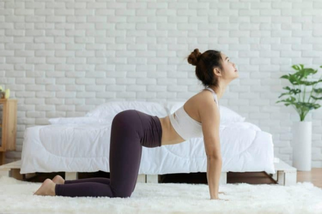 những bài tập yoga mẹ nên tránh sau khi sinh