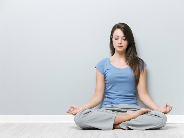 Cân bằng nội tiết tố: 4 bài tập yoga hiệu quả cho chuyện ấy