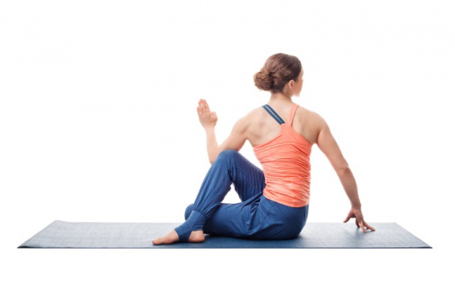 10 bài tập yoga buổi tối tốt cho sức khỏe