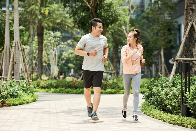 cách hít thở khi chạy bộ giúp bạn chạy nhanh và xa hơn