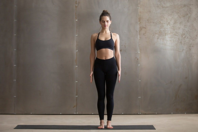 Kỹ thuật thực hiện động tác xoạc chân trong yoga