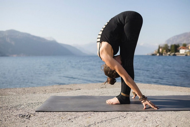 các động tác tập yoga làm khỏe vùng core (lõi) của cơ thể