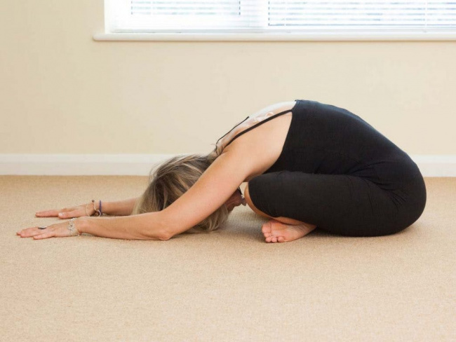 tổng hợp động tác yoga giúp giảm đau bụng kinh nhanh chóng