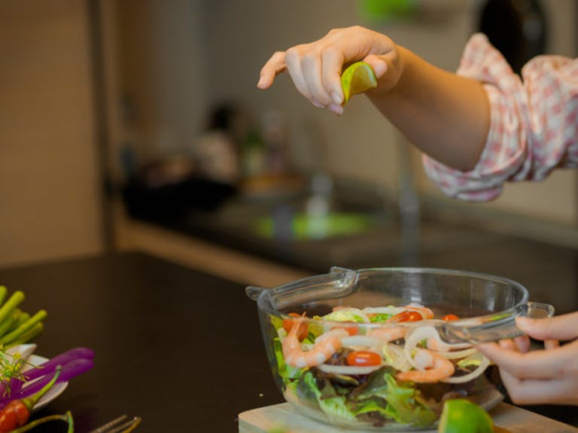 cách làm salad giảm cân ngon tuyệt với 6 nguyên tắc cơ bản