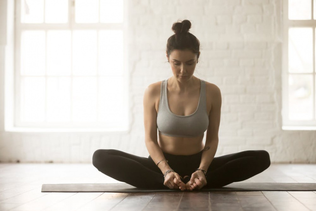 4 bài tập yoga giúp điều hòa kinh nguyệt an toàn cho phái đẹp