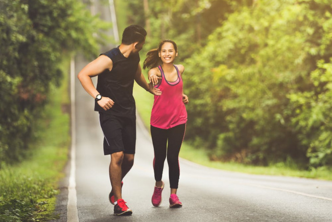 Đi bộ hay chạy bộ có thực sự tốt cho sức khỏe của bạn?