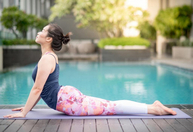 gợi ý các bài tập yoga sau sinh giúp mẹ nhanh hồi phục