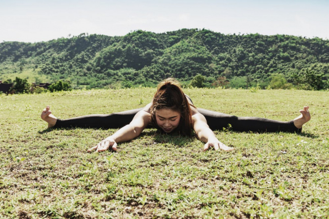 5 động tác yoga giúp hỗ trợ điều trị lạc nội mạc tử cung