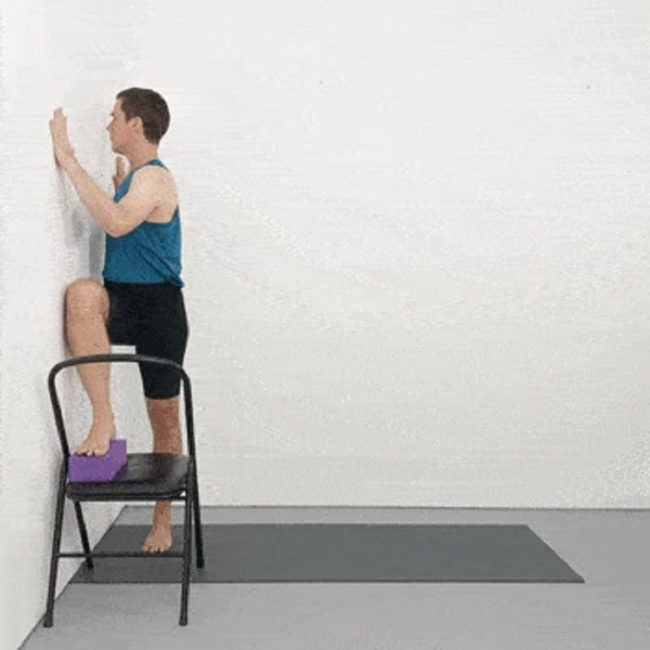 tập iyengar yoga với ghế: mách bạn cách tập đúng chuẩn