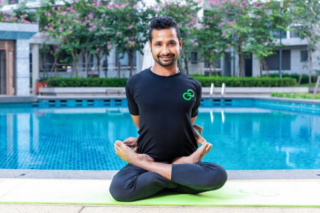 bạn nên lưu ý gì về đầu gối khi luyện tập iyengar yoga?