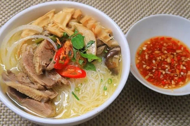 Cách nấu bún măng vịt Sài Gòn chuẩn vị thơm ngon, không bị hôi