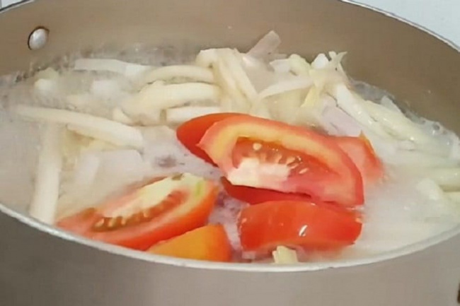 cách nấu canh chua bồn bồn với cá lóc và tôm cực thơm ngon bổ dưỡng