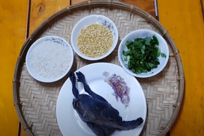 cách nấu cháo gà ác cho bé trên 2 tuổi với đậu xanh bổ dưỡng