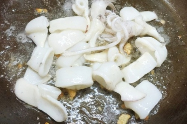 cách nấu canh kim chi hải sản kiểu hàn đậm đà hương vị