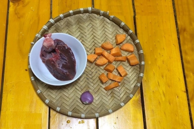 2 cách nấu cháo tim ngon, bổ dưỡng cho bé với cà rốt và mướp hương