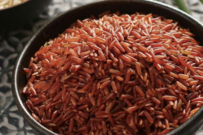 khám phá cách nấu gạo lứt bằng nồi cơm điện mềm ngon không mất chất