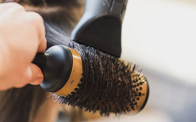 kiểu tóc, cách tạo độ phồng cho tóc layer dễ dàng thực hiện ngay tại nhà!