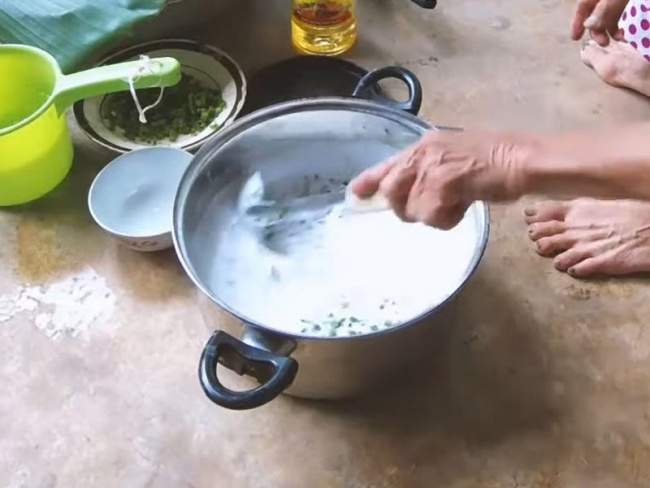 cách làm bánh xèo vỏ chấm mắm nêm đặc sản bình định