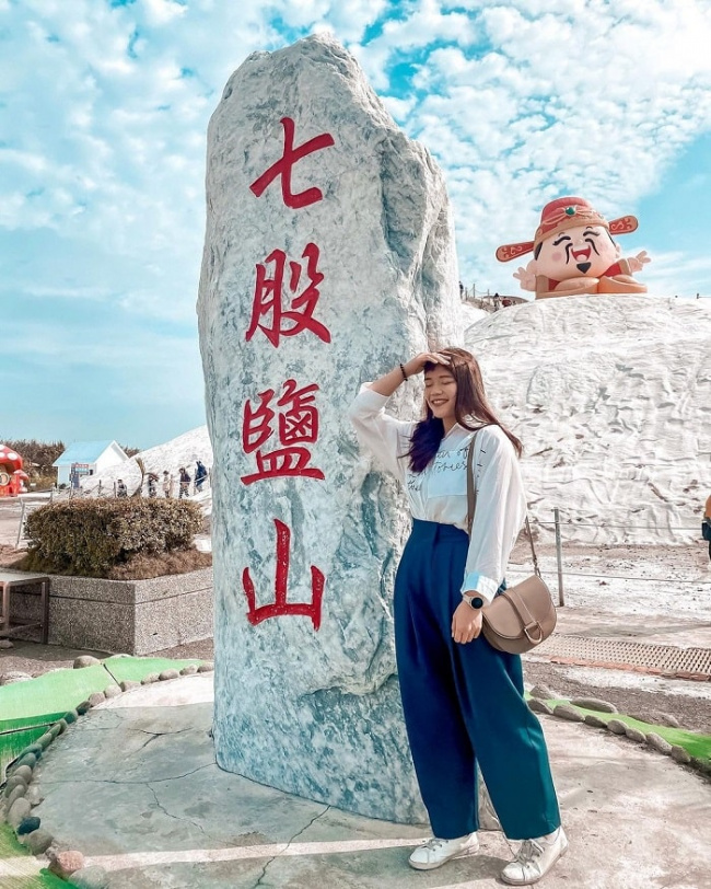 Vẻ đẹp lôi cuốn của núi Muối Qigu Đài Loan khiến du khách mê mẩn