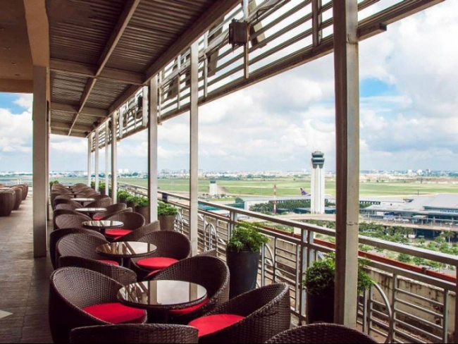 tha hồ sống ảo với những quán cà phê view sân bay tại sài gòn