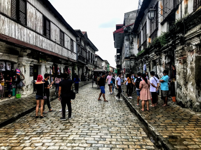 lạc bước về quá khứ giữa phố cổ ở philippines