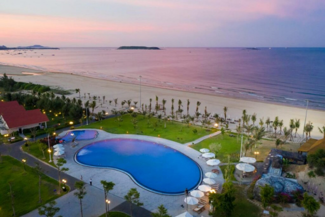 Top 7 khách sạn 5 sao Phú Yên đẳng cấp, view sát biển
