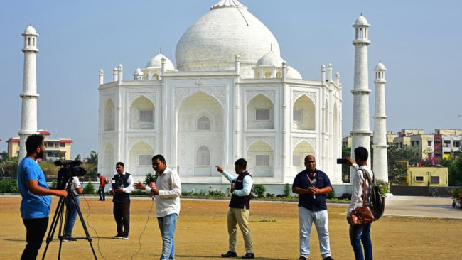 Yêu vợ đến mức ‘nhái’ cả Taj Mahal trứ danh thế giới tặng vợ