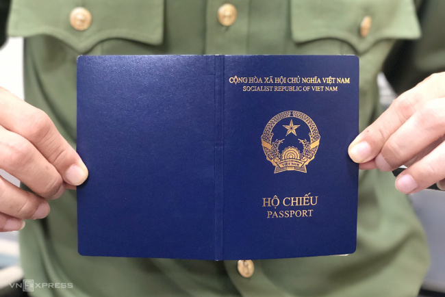 destination, inside the new passport, vietnam passport, vietnam tourism, vietnam tourist spots, famous landmarks appear in new passports