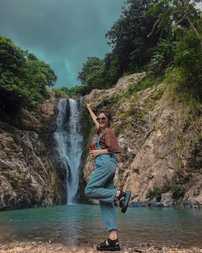 beautiful waterfall, thai nguyen scenic spot, thai nguyen tourist destination, beautiful waterfalls in thai nguyen charming scenery, beautiful check-in ‘get addicted’