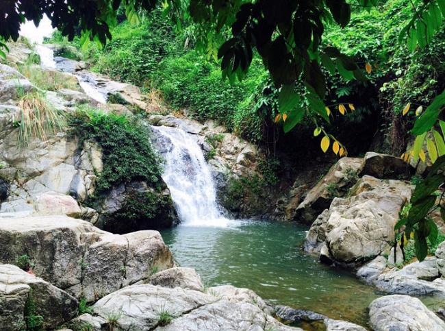 beautiful waterfall, thai nguyen scenic spot, thai nguyen tourist destination, beautiful waterfalls in thai nguyen charming scenery, beautiful check-in ‘get addicted’