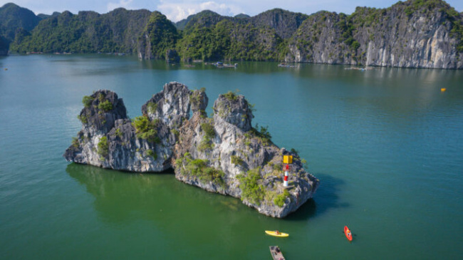 cat ba island, hai phong tourism, island tourism, kayaking, lan ha bay, go to lan ha bay to kayak, discover ang tham- paradise among people