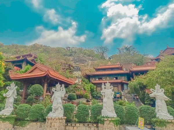 du lịch việt nam, khám phá 5 ngôi chùa hang ấn tượng ở nước ta